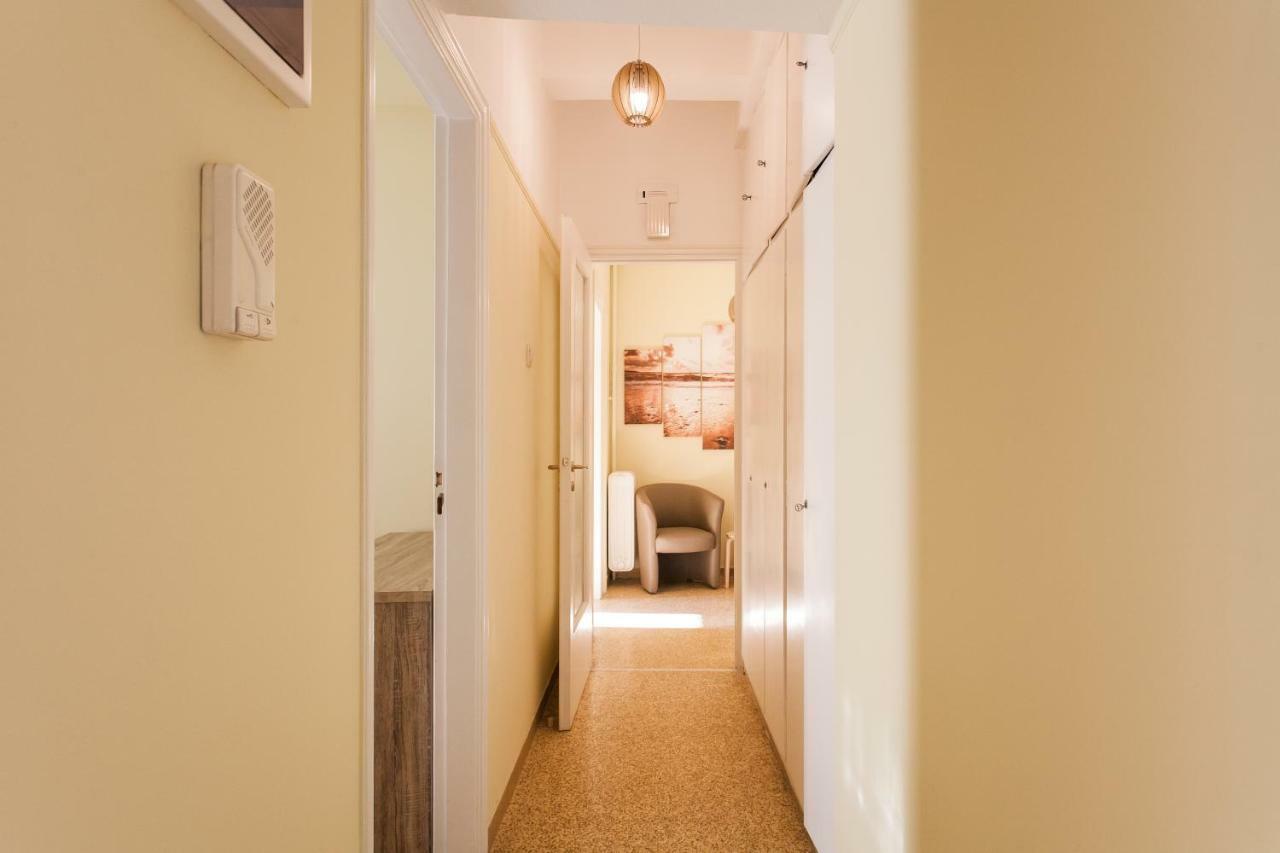 Private Central View Rooms In Apartment Near To Acropolis Metro Station Athènes Extérieur photo