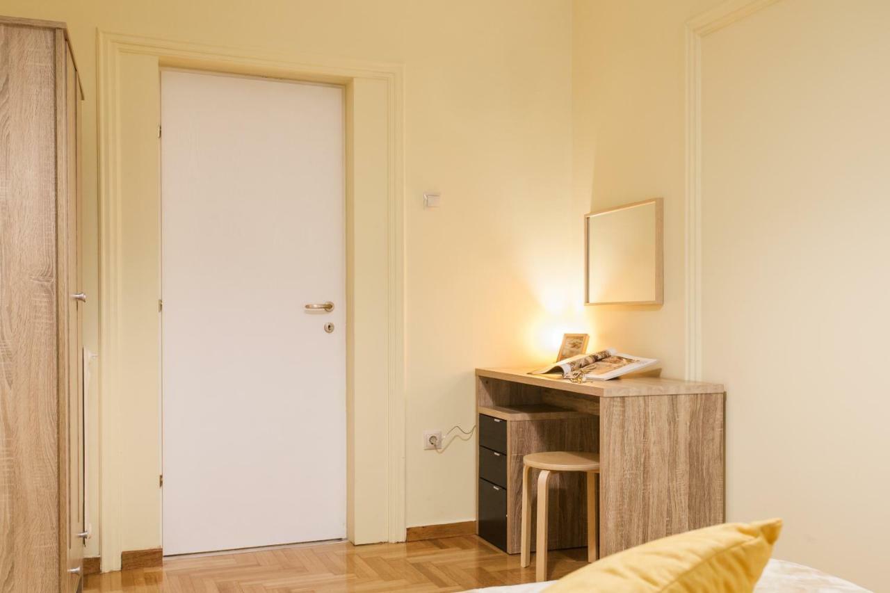 Private Central View Rooms In Apartment Near To Acropolis Metro Station Athènes Extérieur photo