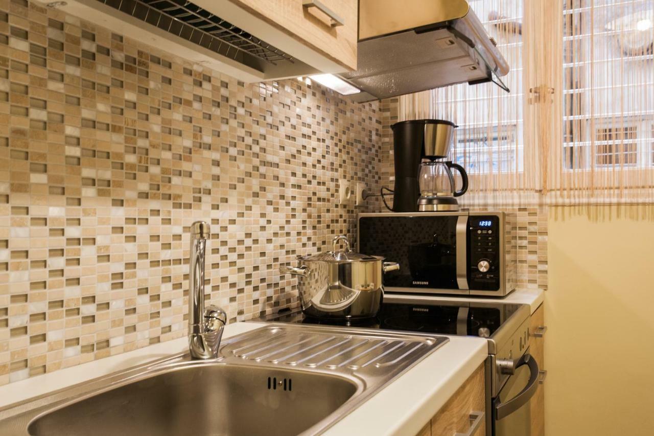 Private Central View Rooms In Apartment Near To Acropolis Metro Station Athènes Extérieur photo